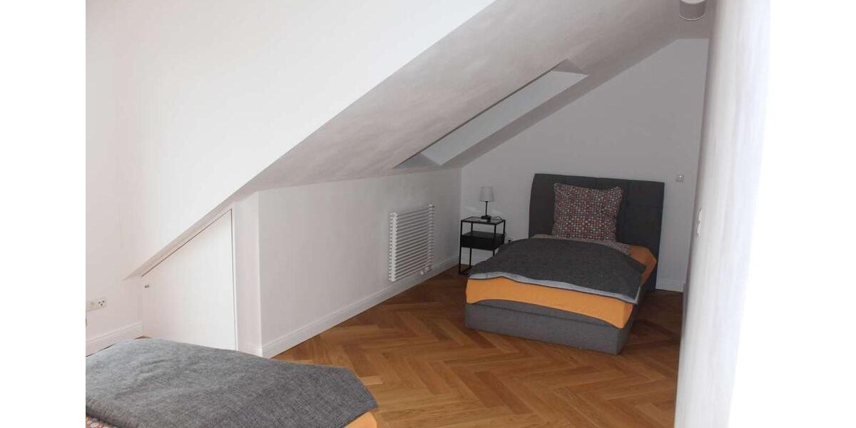 Dachgeschoßwohnung Deidesheim - 3 Zimmer, 100 m&sup2;, 1.380&euro; | Angebot:26489482