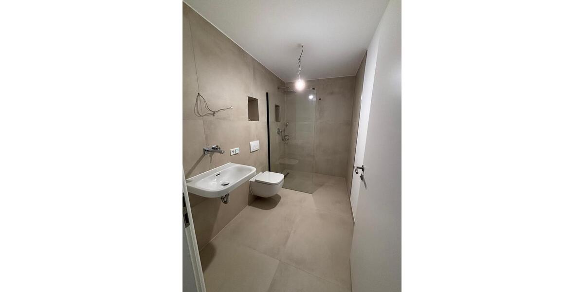 Etagenwohnung Hannover - 2 Zimmer, 71 m&sup2;, 1.413&euro; | Angebot:26455283