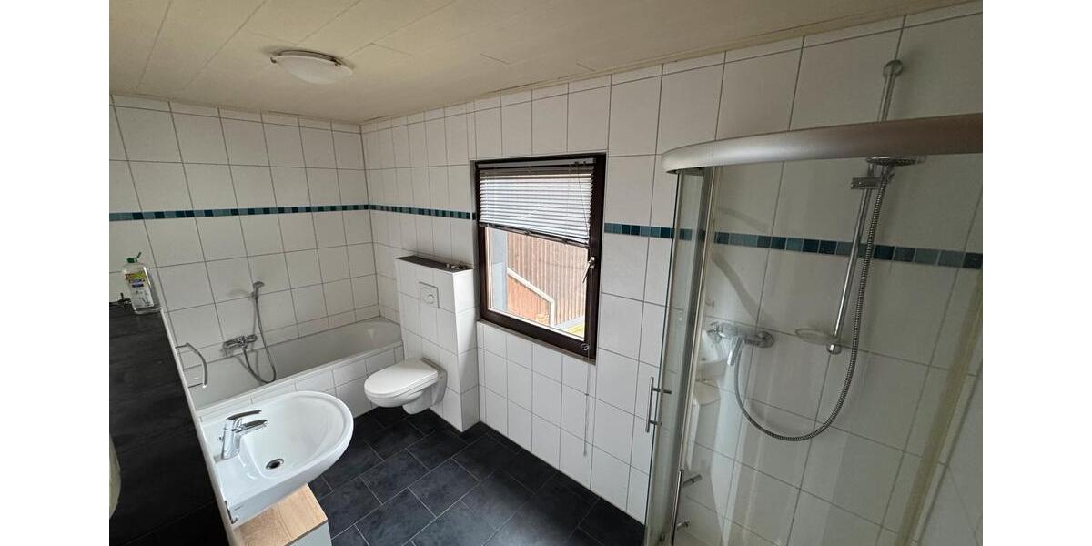 Einfamilienhaus Hennef (Sieg) - 4 Zimmer, 146 m&sup2;, 1.250&euro; | Angebot:25261333