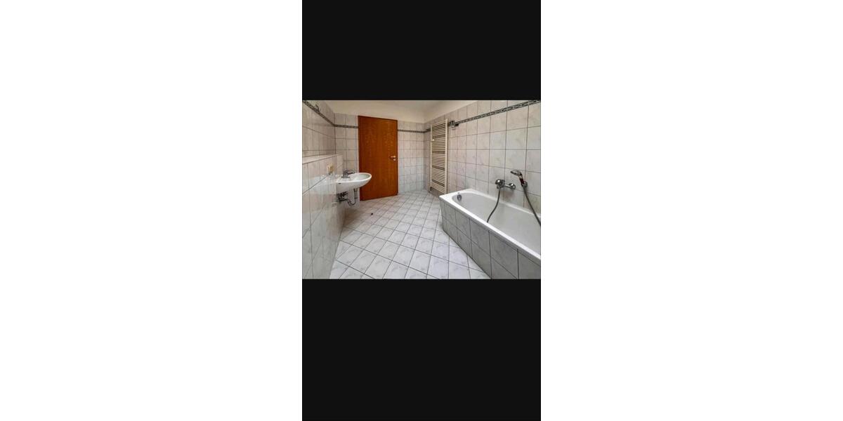 Dachgeschoßwohnung Vilshofen an der Donau - 3 Zimmer, 83 m&sup2;, 460&euro; | Angebot:26416923