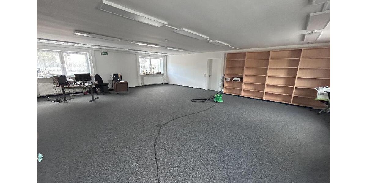 Büro- und Lagerflächen im Zentrum von Gersthofen zimmer