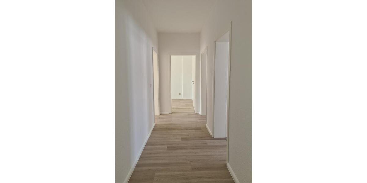 Erdgeschoßwohnung Stendal - 3 Zimmer, 85 m&sup2;, 594&euro; | Angebot:25855762
