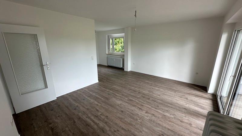 2. OG 4 Zimmer mit Balkon ab Dezember (frisch saniert) zimmer