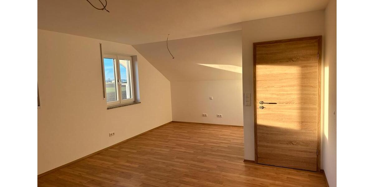 Doppelhaushälfte Osterhofen - 6 Zimmer, 175 m&sup2;, 1.350&euro; | Angebot:26399730
