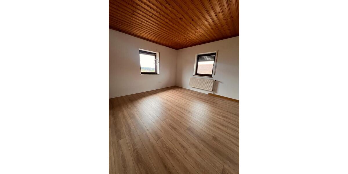 Große Wohnung in Hinterbuchberg Neukirchen 8 zimmer