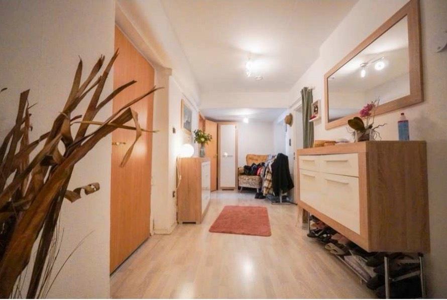 Große 4–5-Zimmer-Wohnung mit Terrasse & Stellplatz 5 zimmer