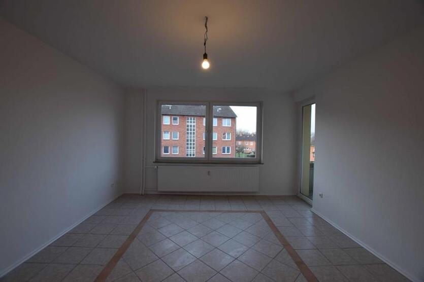 +++ Zum Einzug bereit! 3-Raumwohnung mit Tageslichtbad und Balkon +++ zimmer