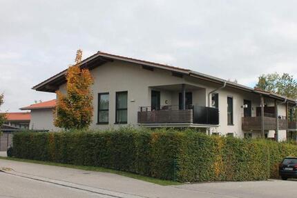 2-Zimmer-Wohnung inkl. Einbauküche, Balkon und 2 Stellplätzen 2 zimmer