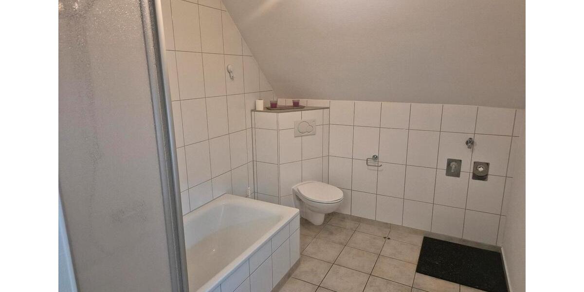 Dachgeschoßwohnung Diez - 3 Zimmer, 90 m&sup2;, 1.100&euro; | Angebot:26169862