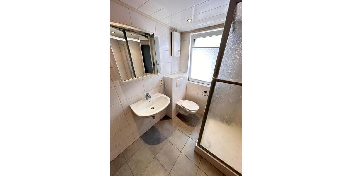 Dachgeschoßwohnung Medebach - 2.5 Zimmer, 75 m&sup2;, 450&euro; | Angebot:22010190