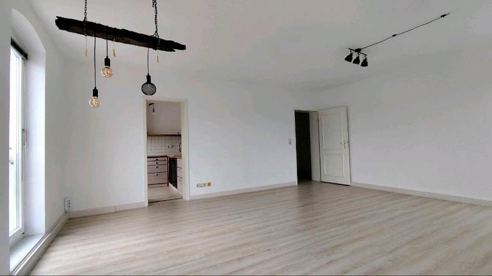 Dachgeschoßwohnung Freiberg - 2 Zimmer, 64 m&sup2;, 480&euro; | Angebot:26448240