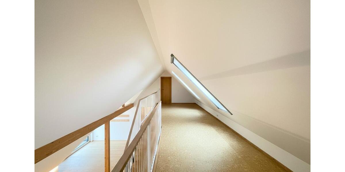 Dachgeschoßwohnung Nördlingen - 3.5 Zimmer, 119 m&sup2;, 1.470&euro; | Angebot:25321878