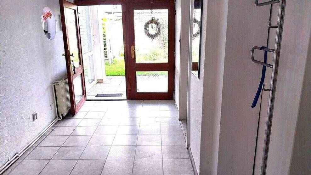 schöner Bungalow, 2,5 Zimmer mit Garage und Garten