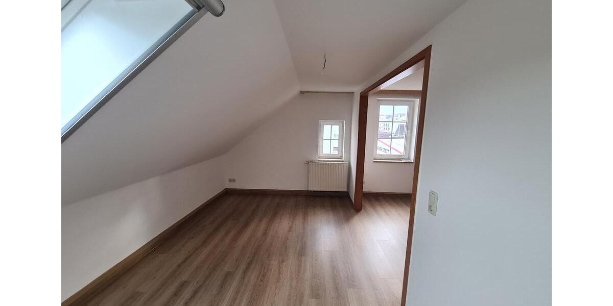 Dachgeschoßwohnung Oberschöna - 2 Zimmer, 50 m&sup2;, 300&euro; | Angebot:24745161