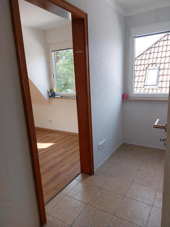 helle 3 Zi. DG. Wohnung für Nichtraucher 65 qm