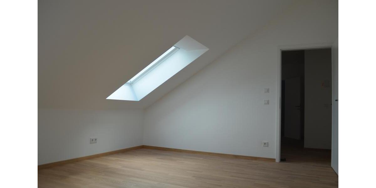 Dachgeschoßwohnung Regensburg Brandlberg - 2 Zimmer, 72 m&sup2;, 1.340&euro; | Angebot:23279082