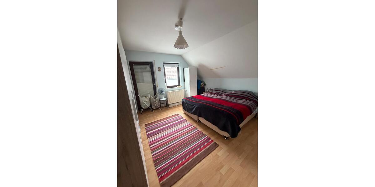 Etagenwohnung Weinheim - 4 Zimmer, 150 m&sup2;, 1.980&euro; | Angebot:26548955
