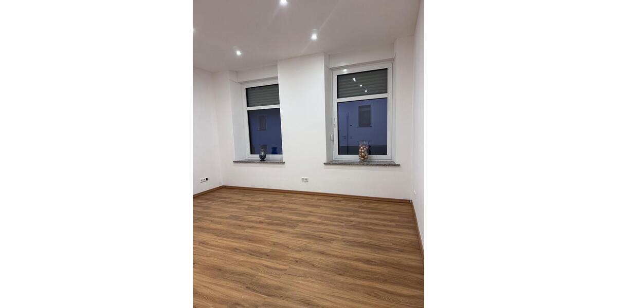 Erdgeschoßwohnung Neunkirchen Heinitz - 3 Zimmer, 102 m&sup2;, 950&euro; | Angebot:24385414