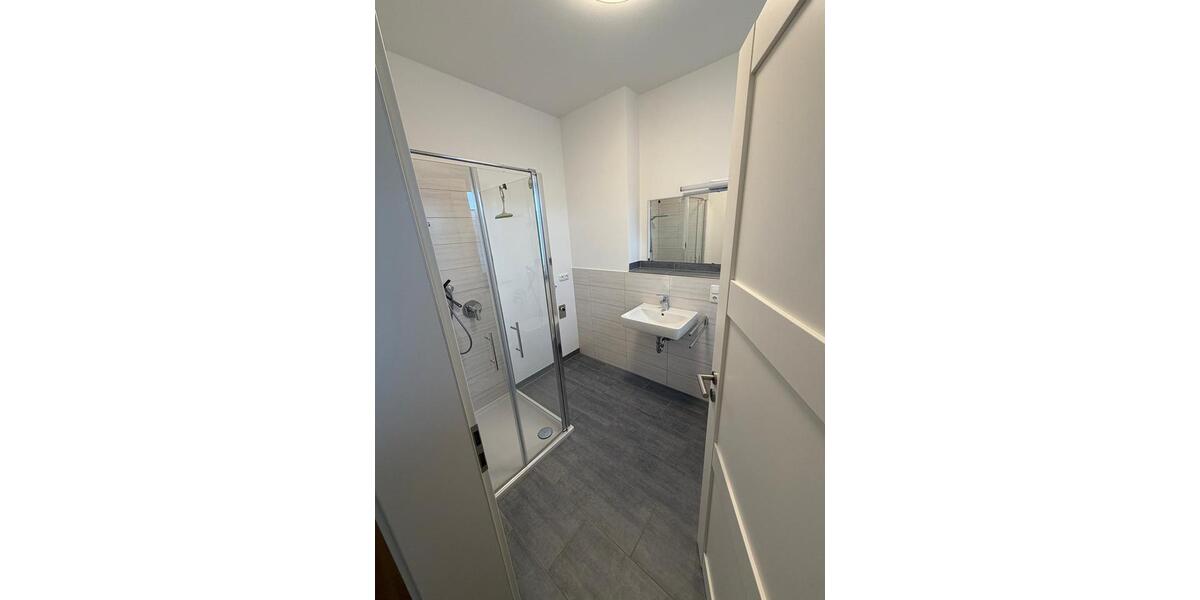 Dachgeschoßwohnung Schlüchtern - 5 Zimmer, 148 m&sup2;, 1.300&euro; | Angebot:24867340