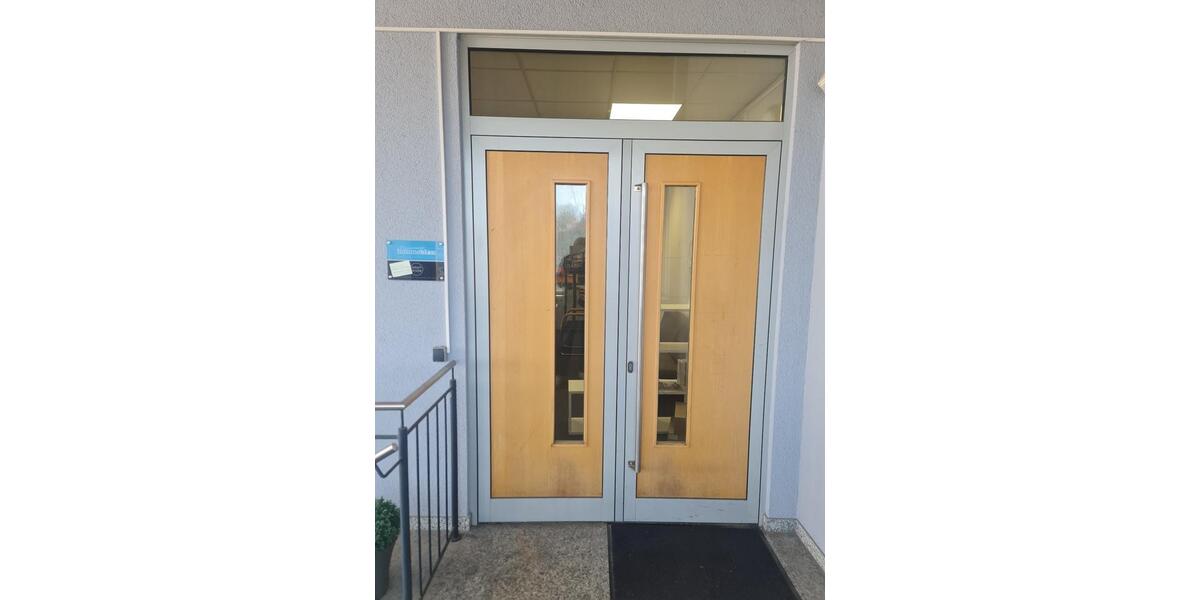 Gewerbeimmobilie-Büröfläche (ca. 100 m²) in Rosenheim zu vermiete zimmer