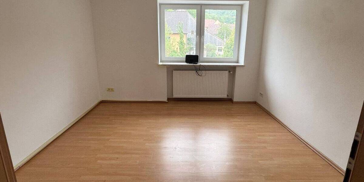 Etagenwohnung Berching Pollanten - 3 Zimmer, 94 m&sup2;, 850&euro; | Angebot:26486216