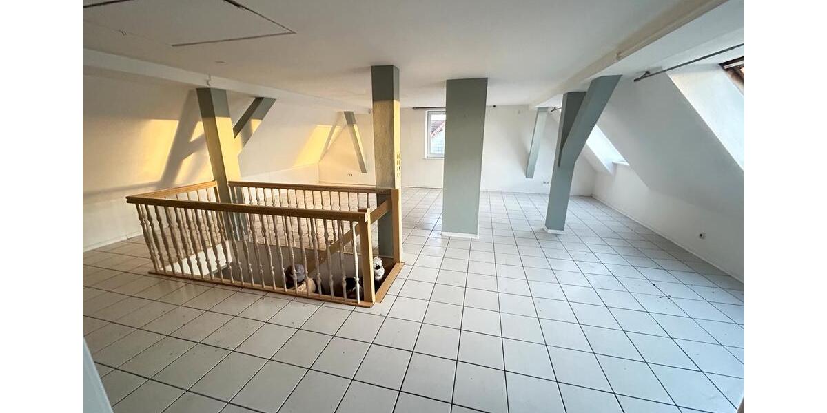 Etagenwohnung Calden - 9 Zimmer, 250 m&sup2;, 1.150&euro; | Angebot:24890915