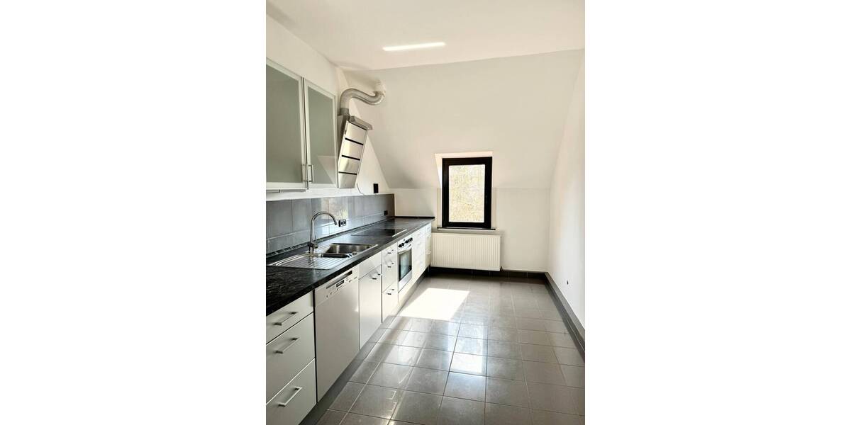 Etagenwohnung Hannover Döhren - 4 Zimmer, 135 m&sup2;, 1.400&euro; | Angebot:26117600