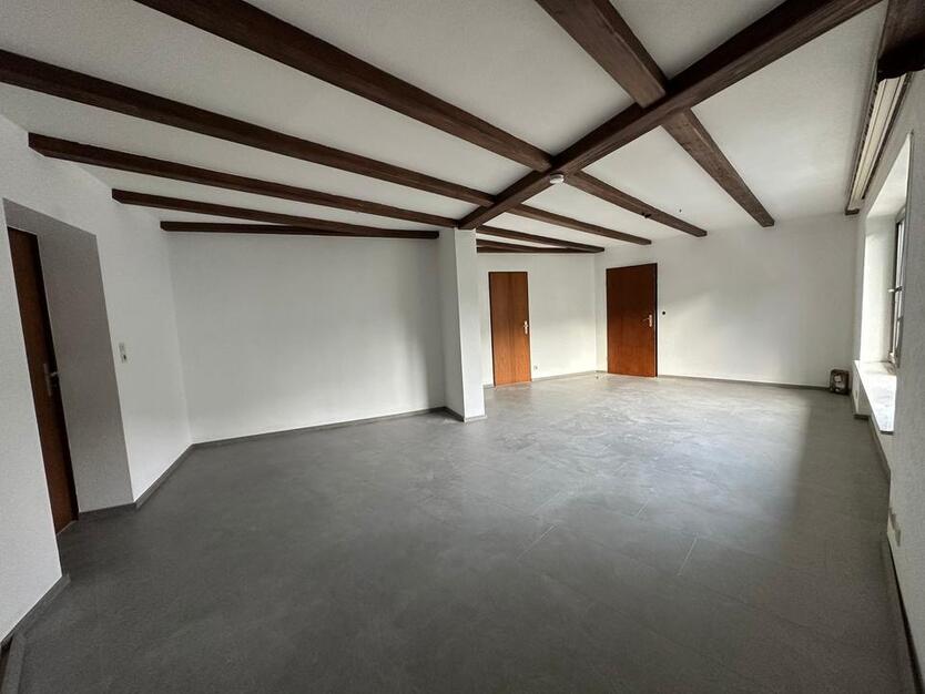 Haus zu vermieten mit Garten und Stellplatz zimmer