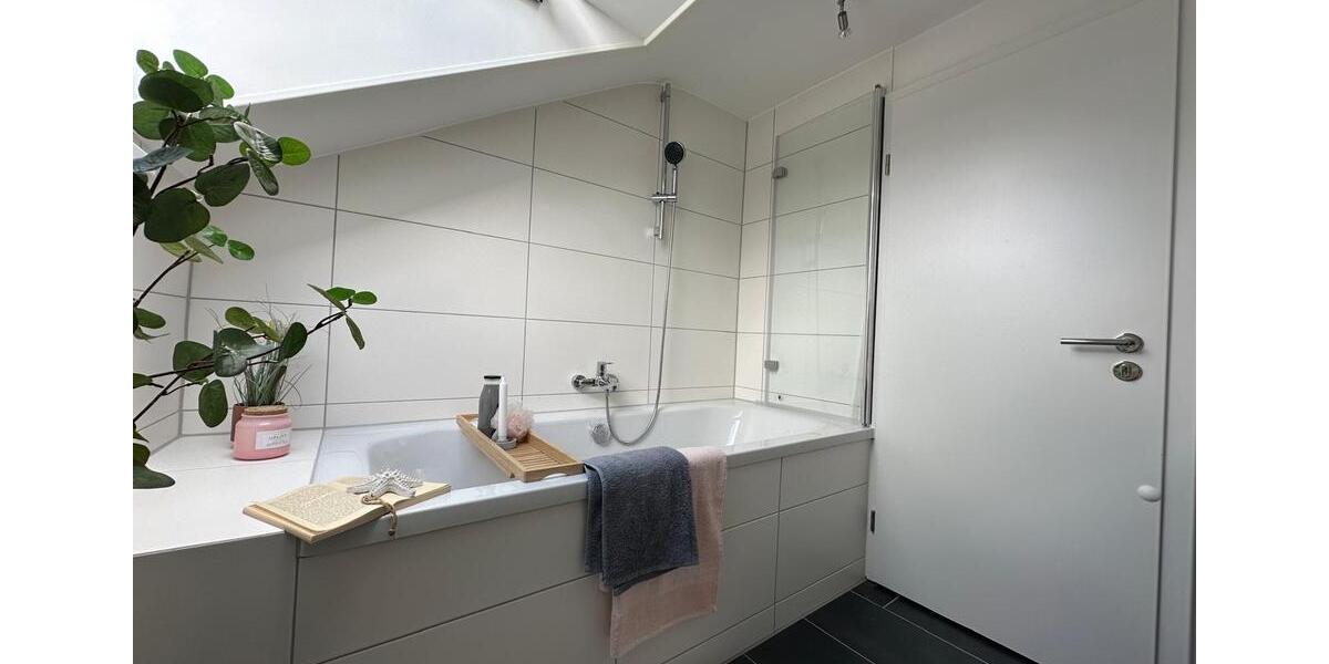 Dachgeschoßwohnung Ditzingen - 2.5 Zimmer, 52 m&sup2;, 970&euro; | Angebot:26007791