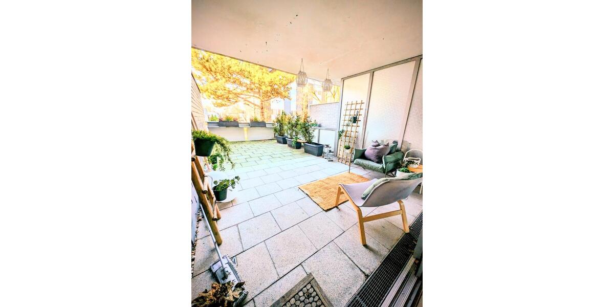 möblierte Wohnunge mit riesiger Terrasse, All Inklusive- 1350 € 1 zimmer