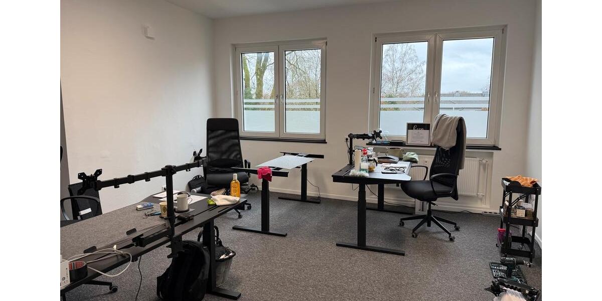 möbliertes Büro, 25-50qm, modernisiert renoviert in Solingen zimmer