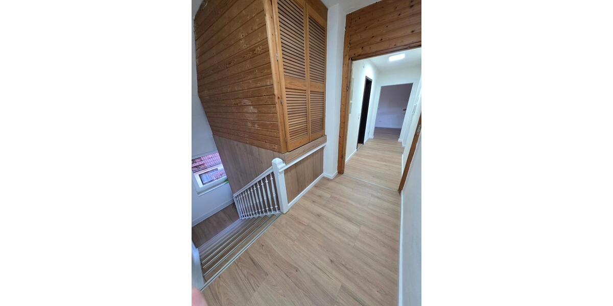 Dachgeschoßwohnung Pforzheim Weststadt - 2 Zimmer, 98 m&sup2;, 850&euro; | Angebot:26603036