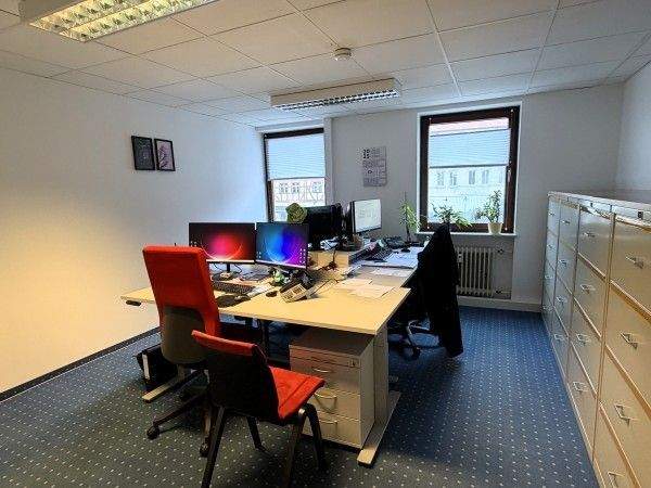 Gewerbeobjekt Lauf - 8 Zimmer, 213 m&sup2;, 2.112&euro; | Angebot:25706461