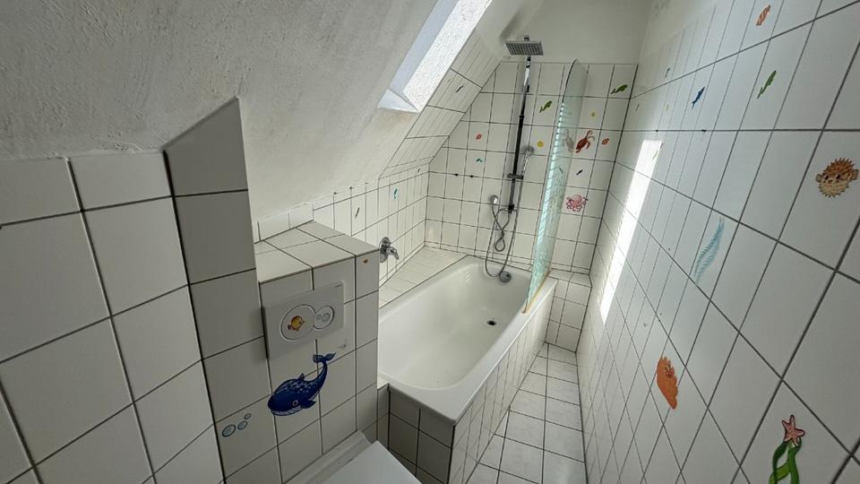 Dachgeschoßwohnung Holzminden - 6 Zimmer, 150 m&sup2;, 975&euro; | Angebot:22127584