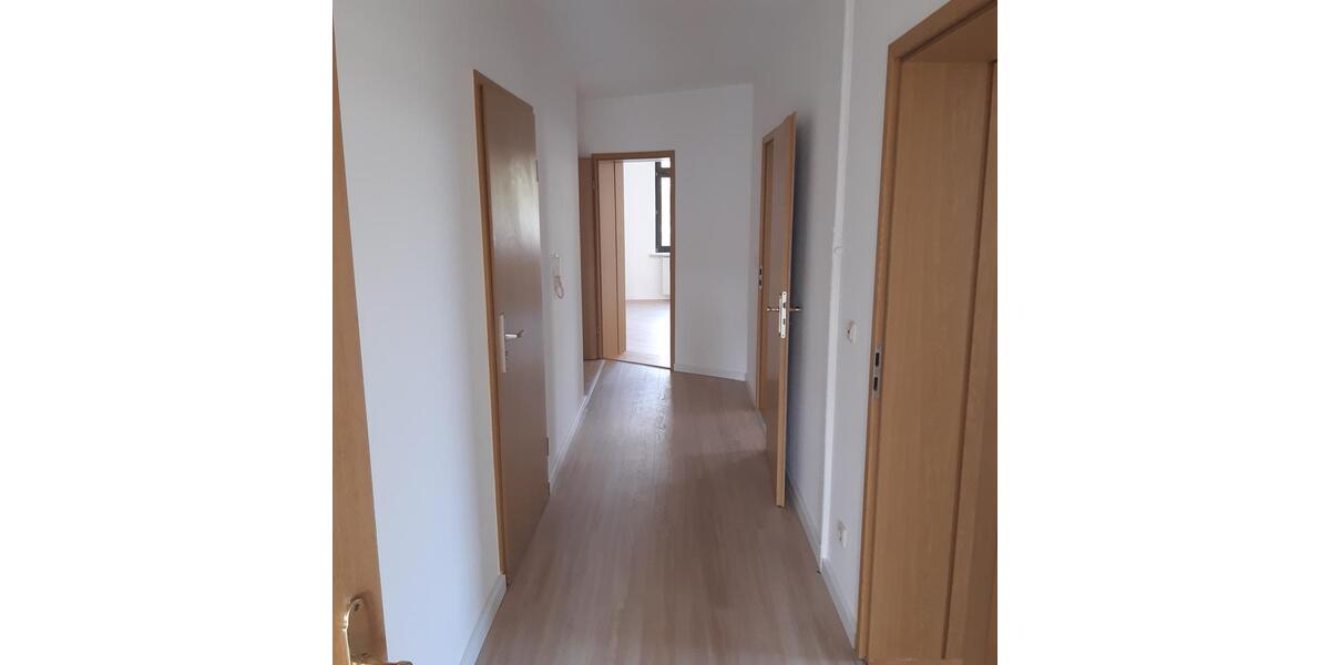 Erdgeschoßwohnung Plauen Bahnhofsvorstadt - 4 Zimmer, 110 m&sup2;, 605&euro; | Angebot:26533102