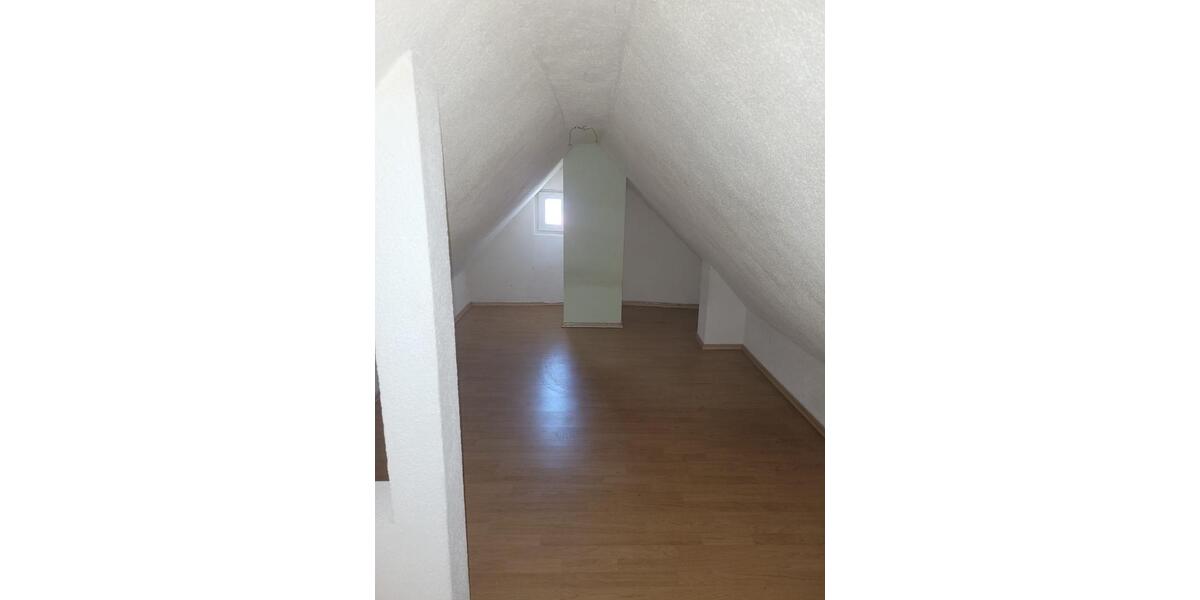 Dachgeschoßwohnung Feuchtwangen - 3 Zimmer, 80 m&sup2;, 800&euro; | Angebot:25907832