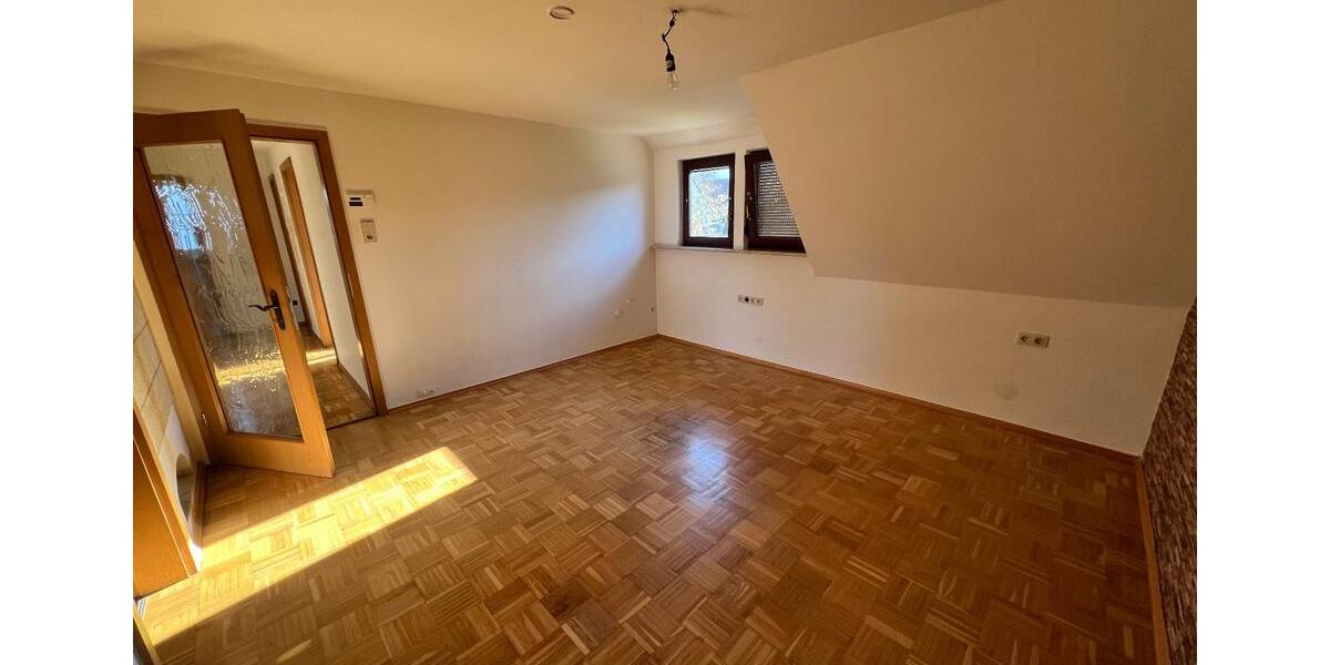 Dachgeschoßwohnung Dotternhausen - 3 Zimmer, 64 m&sup2;, 570&euro; | Angebot:25306813