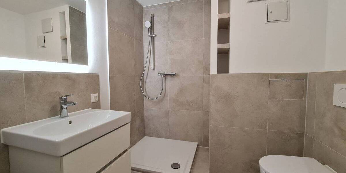Etagenwohnung Frankfurt am Main Sachsenhausen - 3 Zimmer, 90 m&sup2;, 1.850&euro; | Angebot:26733538