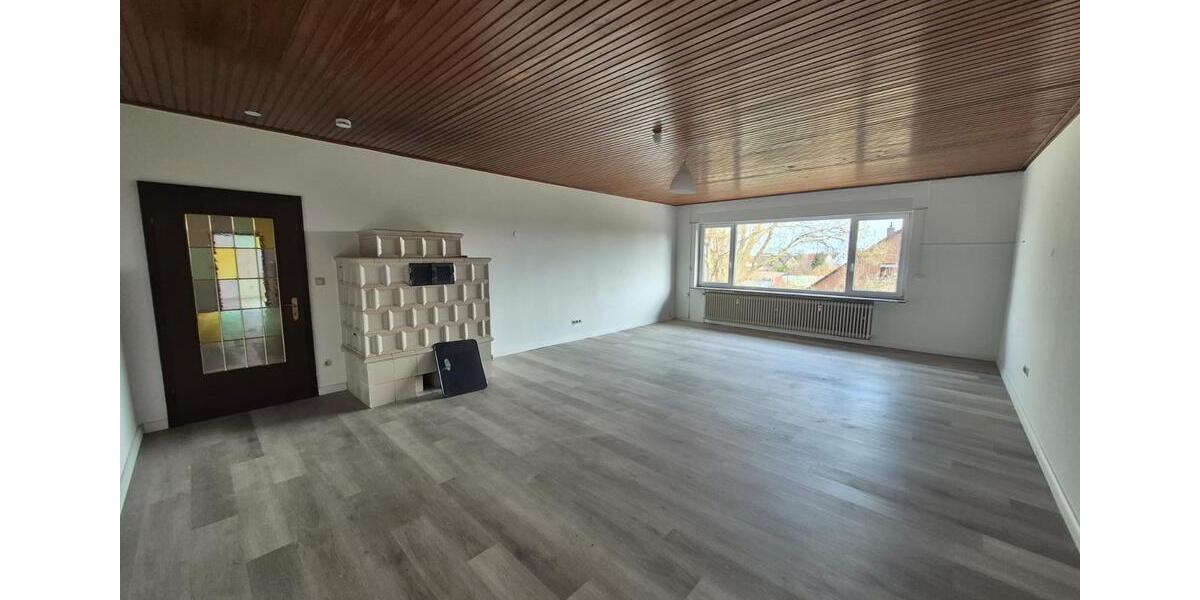 Dachgeschoßwohnung Lübbecke - 5 Zimmer, 190 m&sup2;, 950&euro; | Angebot:26232672