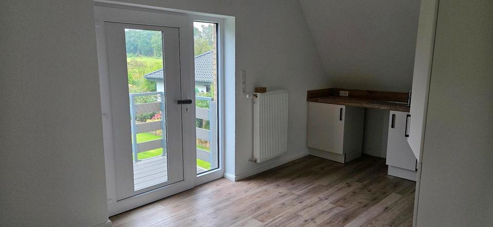 *Komplett neu renovierte 2,5 Zimmer Wohnung in Dörpling*
