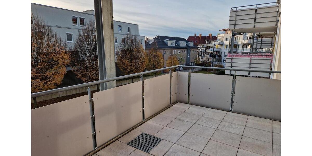 Moderne 4-Zimmer-Wohnung mit Balkon, Einbauküche, TL-Bad, Aufzug und TG-Stellplatz – ideal für 1–4 Personen! 4 zimmer