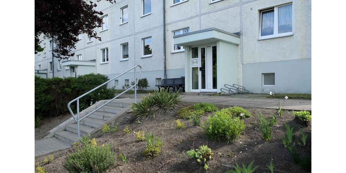 Modernisiert - mit Balkonanbau und Fenster in der Küche! 3 zimmer