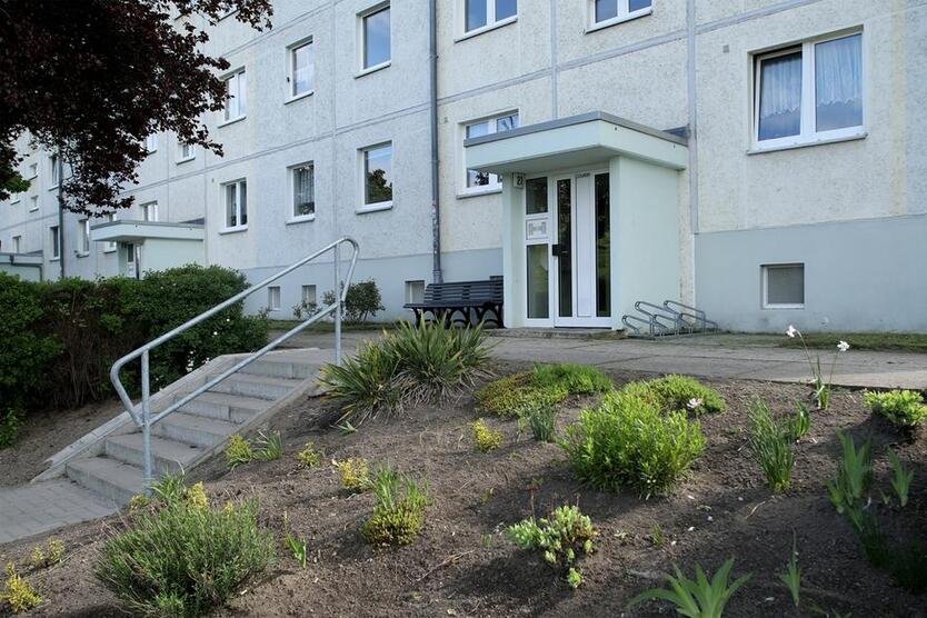 Modernisiert - mit Balkonanbau und Fenster in der Küche! zimmer