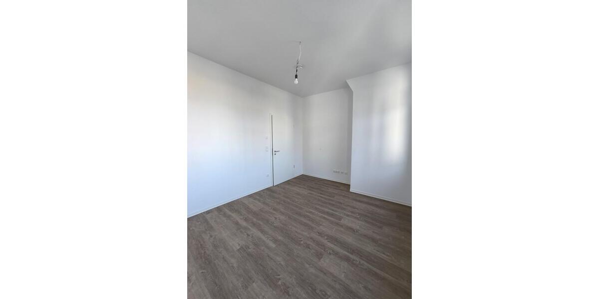 Dachgeschoßwohnung Burg - 2 Zimmer, 90 m&sup2;, 804&euro; | Angebot:20971032