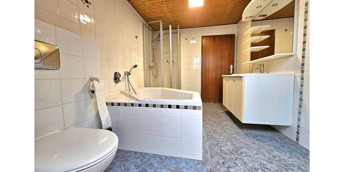 Etagenwohnung Landstuhl - 4 Zimmer, 120 m&sup2;, 890&euro; | Angebot:24780661