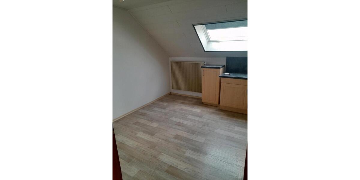 Dachgeschoßwohnung Unterschneidheim - 3 Zimmer, 90 m&sup2;, 890&euro; | Angebot:26415207