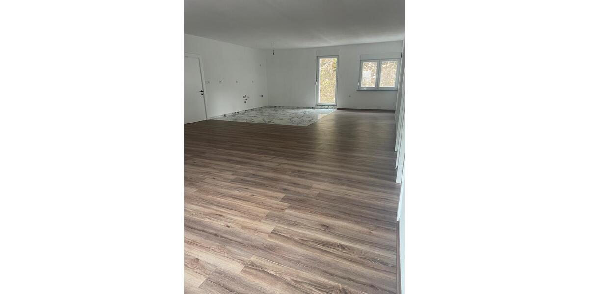 Etagenwohnung Pforzheim Nordstadt - 4 Zimmer, 121 m&sup2;, 1.090&euro; | Angebot:24708282
