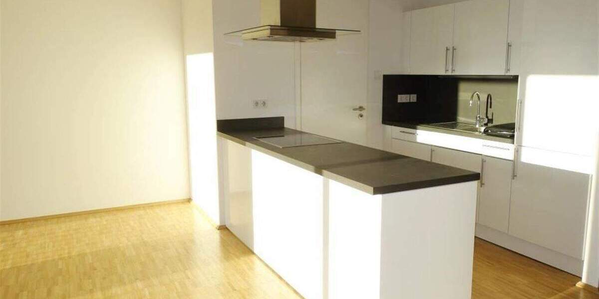 Zimmer Mönchengladbach Stadtmitte - 2 Zimmer, 103 m&sup2;, 1.379&euro; | Angebot:25778925