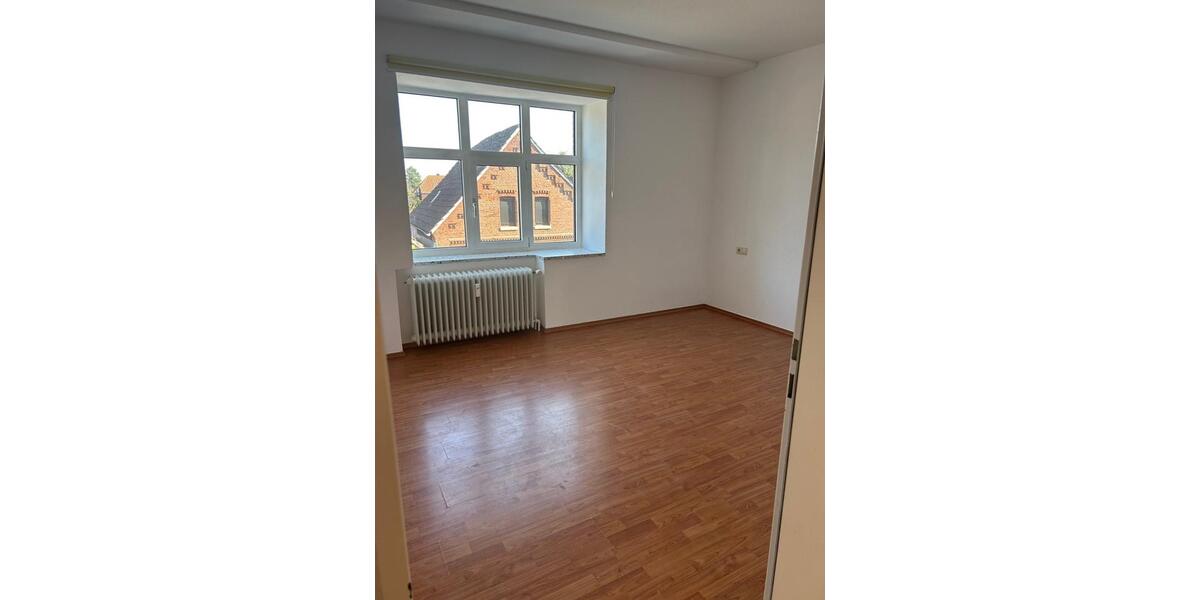 Etagenwohnung Moormerland - 3 Zimmer, 95 m&sup2;, 700&euro; | Angebot:25539296