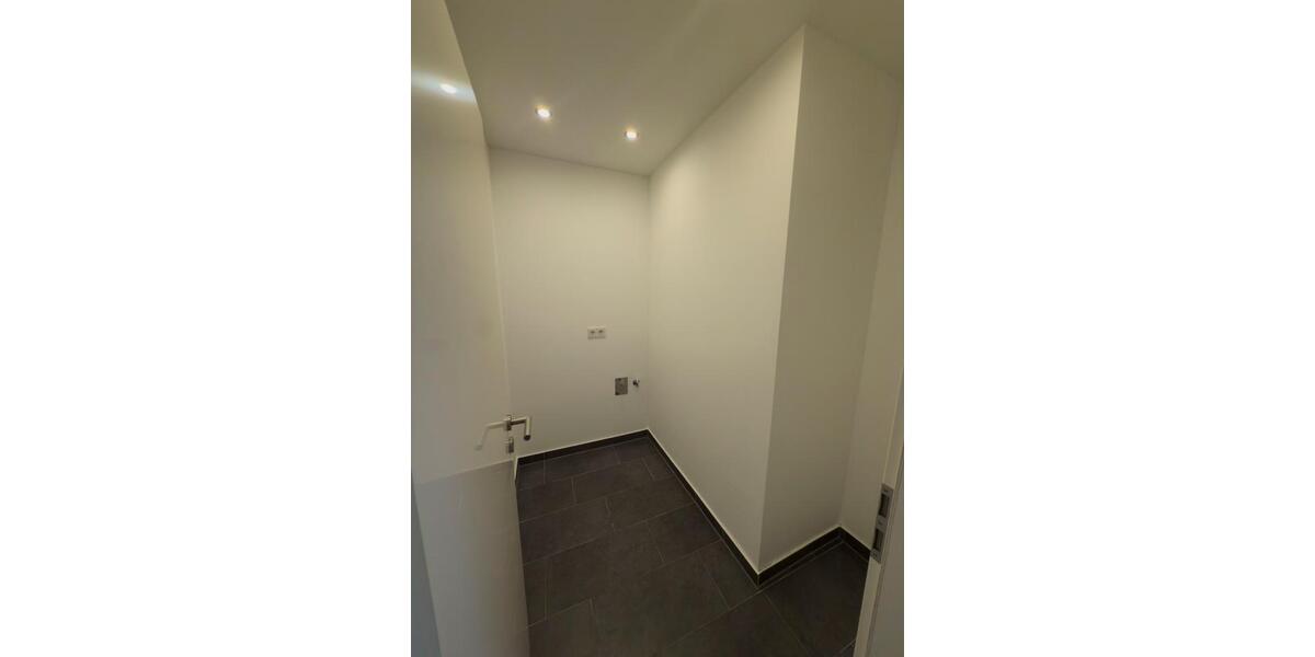 Etagenwohnung Großwallstadt - 4 Zimmer, 174 m&sup2;, 1.650&euro; | Angebot:25342133